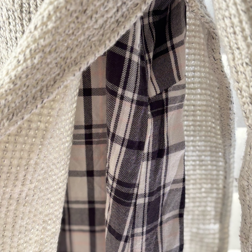 Sanctuary Women's Light Gray Sweater‎ XL flannel lining chest 38 in length 27 in - Picture 5 of 7